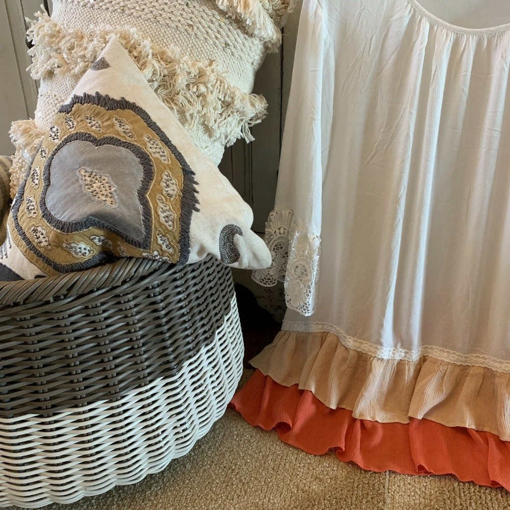 Last Few! Ruffle Hem White Lace Tunic Blouse Top - Picture 4 of 8
